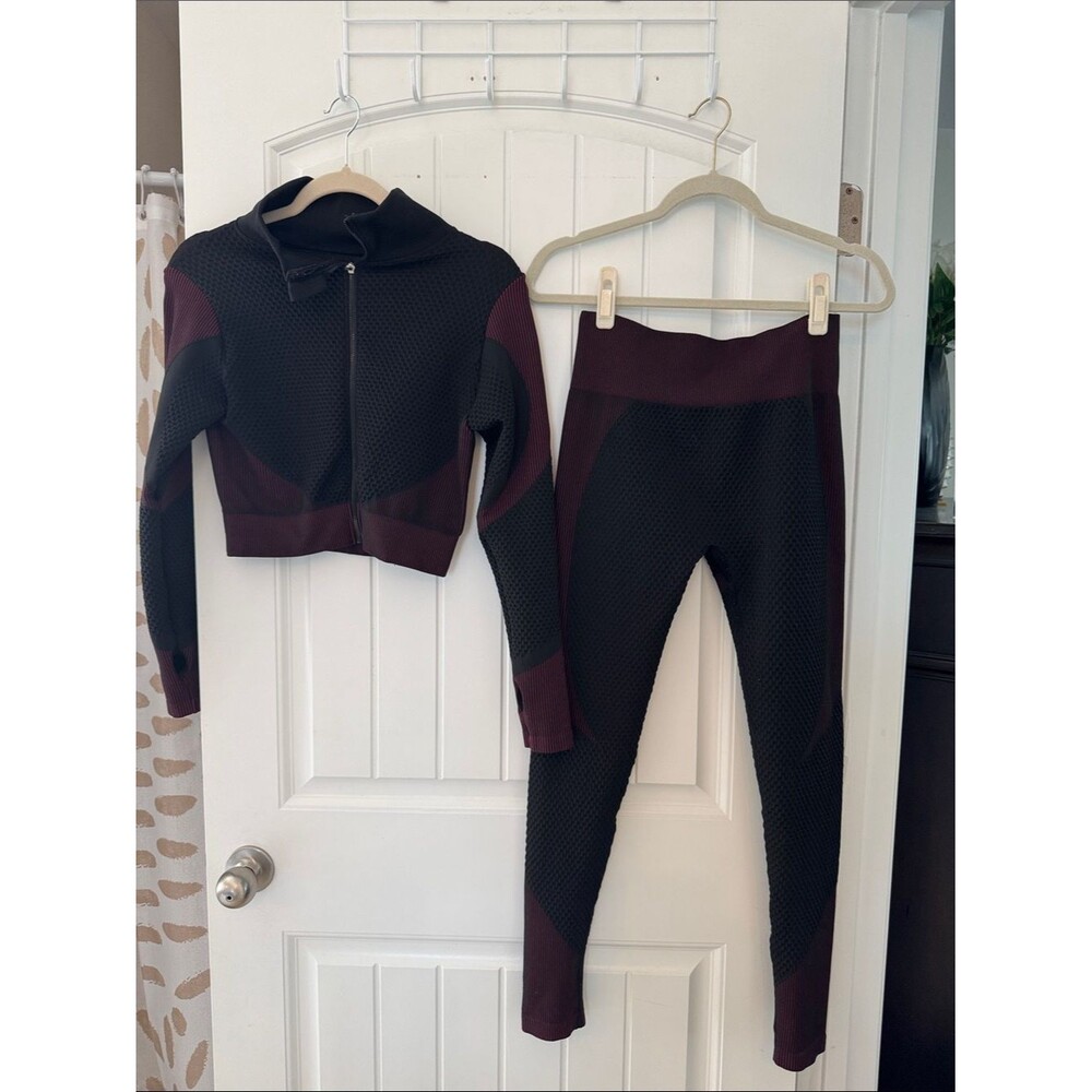 Women’s Black and Burgundy Active Leggings - Brand Not Visible
